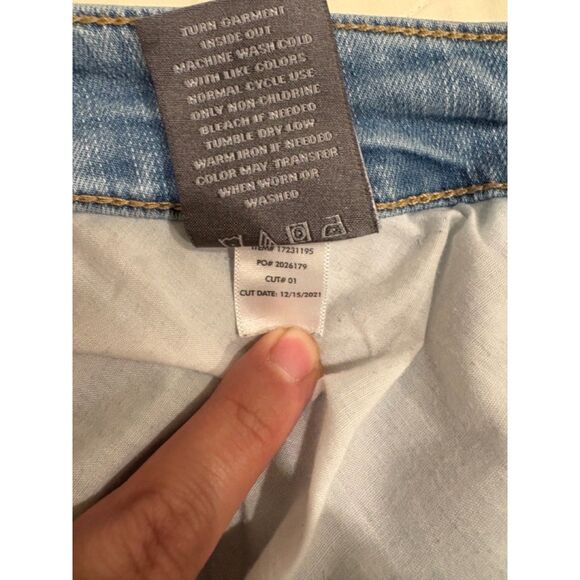 Torrid Boyfriend Straight Distressed Jeans 18 Short - EUC - Picture 5 of 11